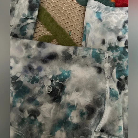 Lululemon Unlimit High-Rise Tight 25" Leggings
Kaleidofloral Multi - Picture 8 of 11